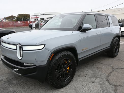 Used 2024 Rivian R1S Adventure AWD/4WD image 1