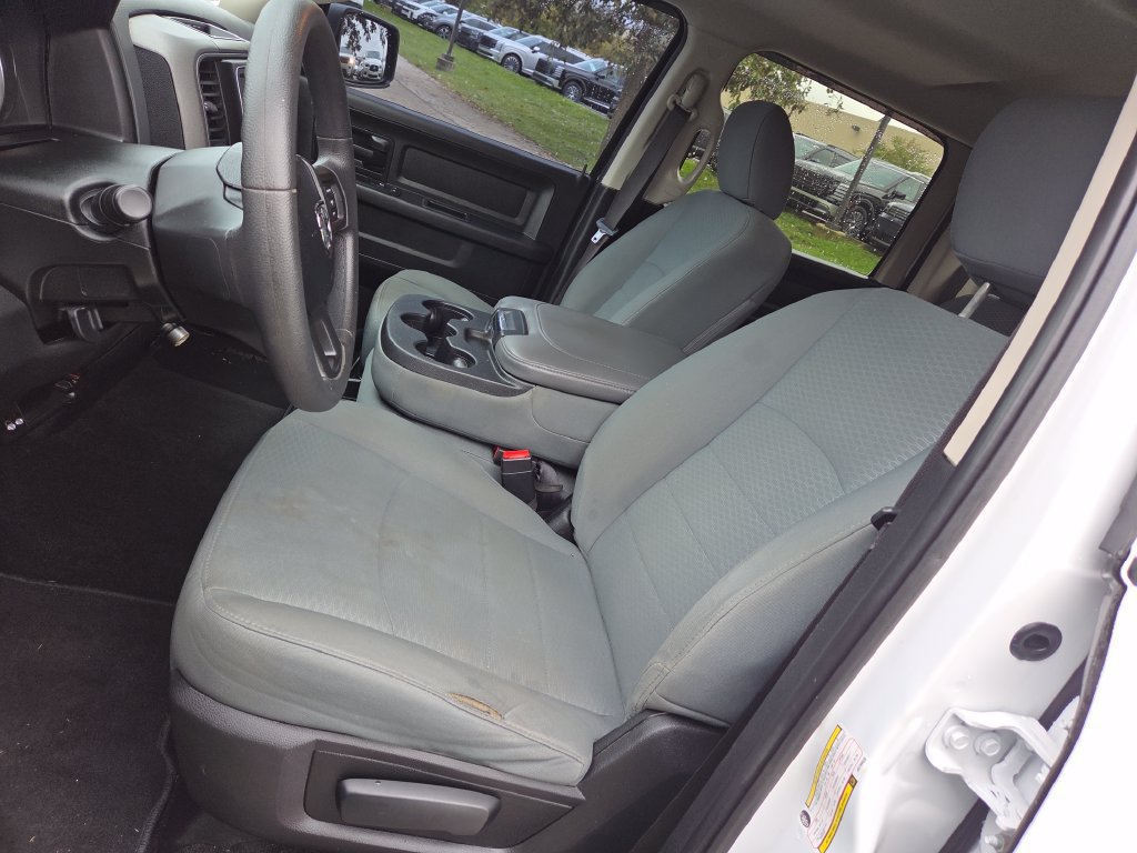 Used 2017 RAM 1500 Express w/ Express Value Package AWD/4WD image 10
