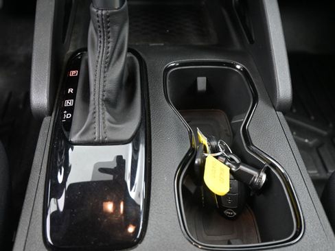 Used 2023 Nissan Frontier SV w/ Midnight Edition Package AWD/4WD image 32