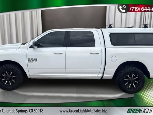 Used 2019 RAM 1500 Classic SLT w/ Luxury Group AWD/4WD image 2