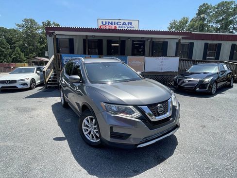 Used 2020 Nissan Rogue SV FWD image 1