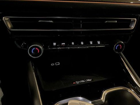 New 2026 Chevrolet Traverse High Country w/ LPO, Floor Liner Package AWD/4WD image 21