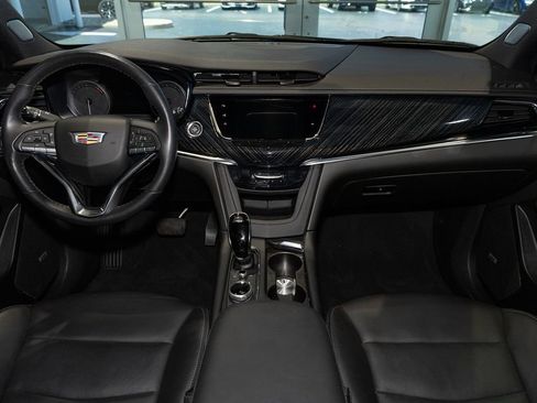 Used 2024 Cadillac XT6 Premium Luxury w/ Technology Package AWD/4WD image 2