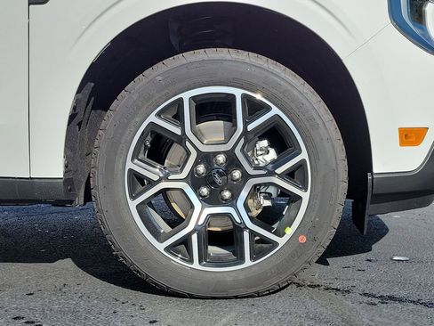 New 2025 Ford Maverick Lariat w/ 4K Tow Package image 9