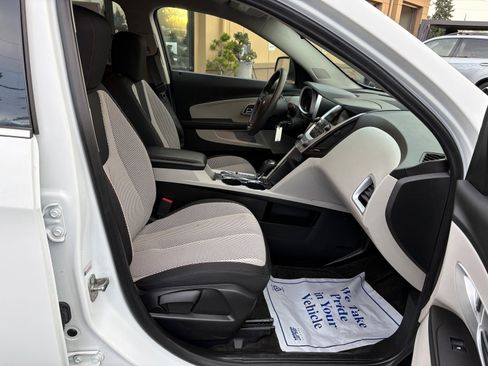 Used 2017 Chevrolet Equinox LS image 23