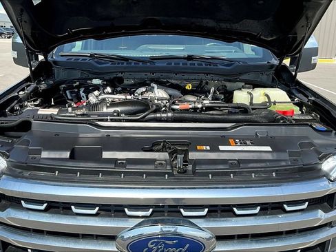 Used 2024 Ford F350 Platinum w/ Tremor Off-Road Package AWD/4WD image 9