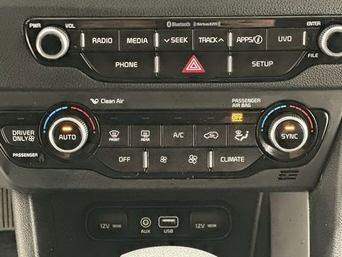 Used 2017 Kia Niro LX image 13