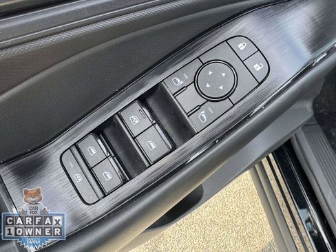 Used 2025 Nissan Rogue S image 19