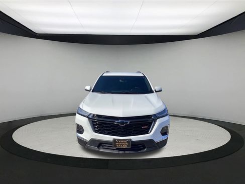 Used 2023 Chevrolet Traverse RS image 3