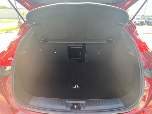 Used 2018 INFINITI QX30 w/ Cargo Package FWD image 26