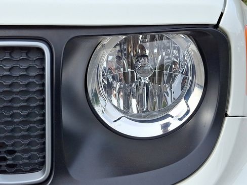 Used 2023 Jeep Renegade Latitude image 6