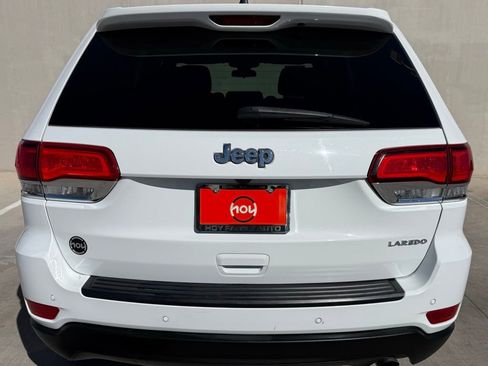 Used 2020 Jeep Grand Cherokee Laredo image 4