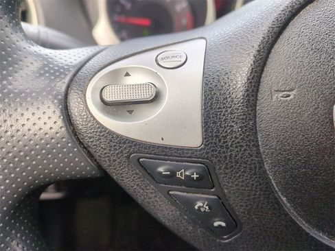 Used 2011 Nissan Juke S image 14