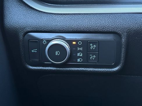 Used 2022 Ford Explorer XLT w/ Equipment Group 202A image 30