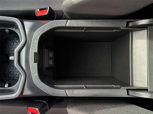 Used 2025 Toyota RAV4 LE image 28