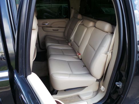 Used 2013 Cadillac Escalade EXT Luxury AWD/4WD image 13
