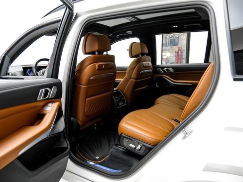 Used 2025 BMW ALPINA XB7 AWD/4WD image 52