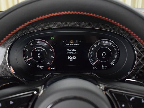 New 2025 Bentley Bentayga AWD/4WD image 31