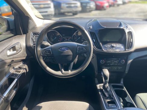 Used 2019 Ford Escape SE image 9