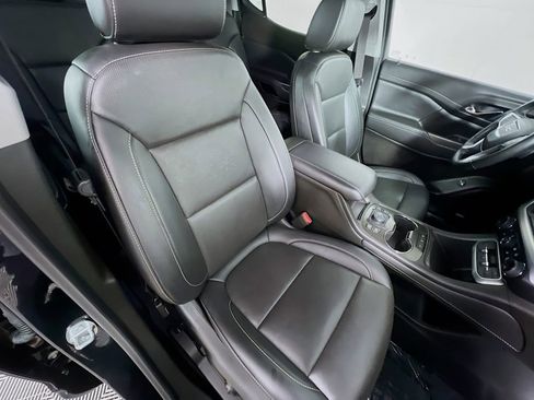 Used 2023 GMC Acadia SLT w/ Technology Package image 30