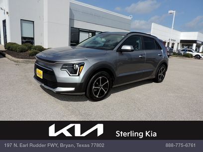 Used 2024 Kia Niro LX