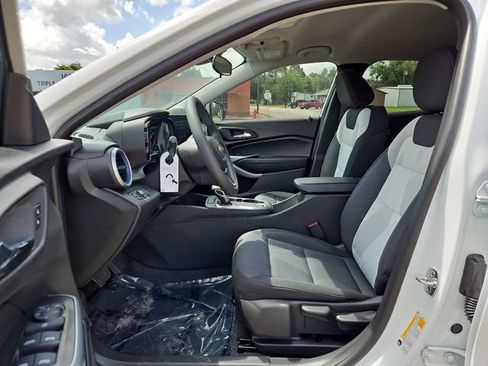 New 2026 Chevrolet Trax LS w/ LS Convenience Package FWD image 19