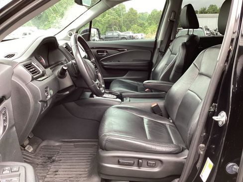 Used 2020 Honda Pilot Touring image 9
