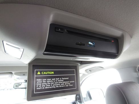 Used 2018 Toyota Sequoia Platinum AWD/4WD image 38