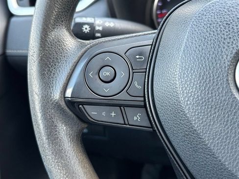 Used 2020 Toyota RAV4 LE FWD image 22