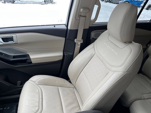 Used 2023 Ford Explorer Platinum w/ Technology Package image 18