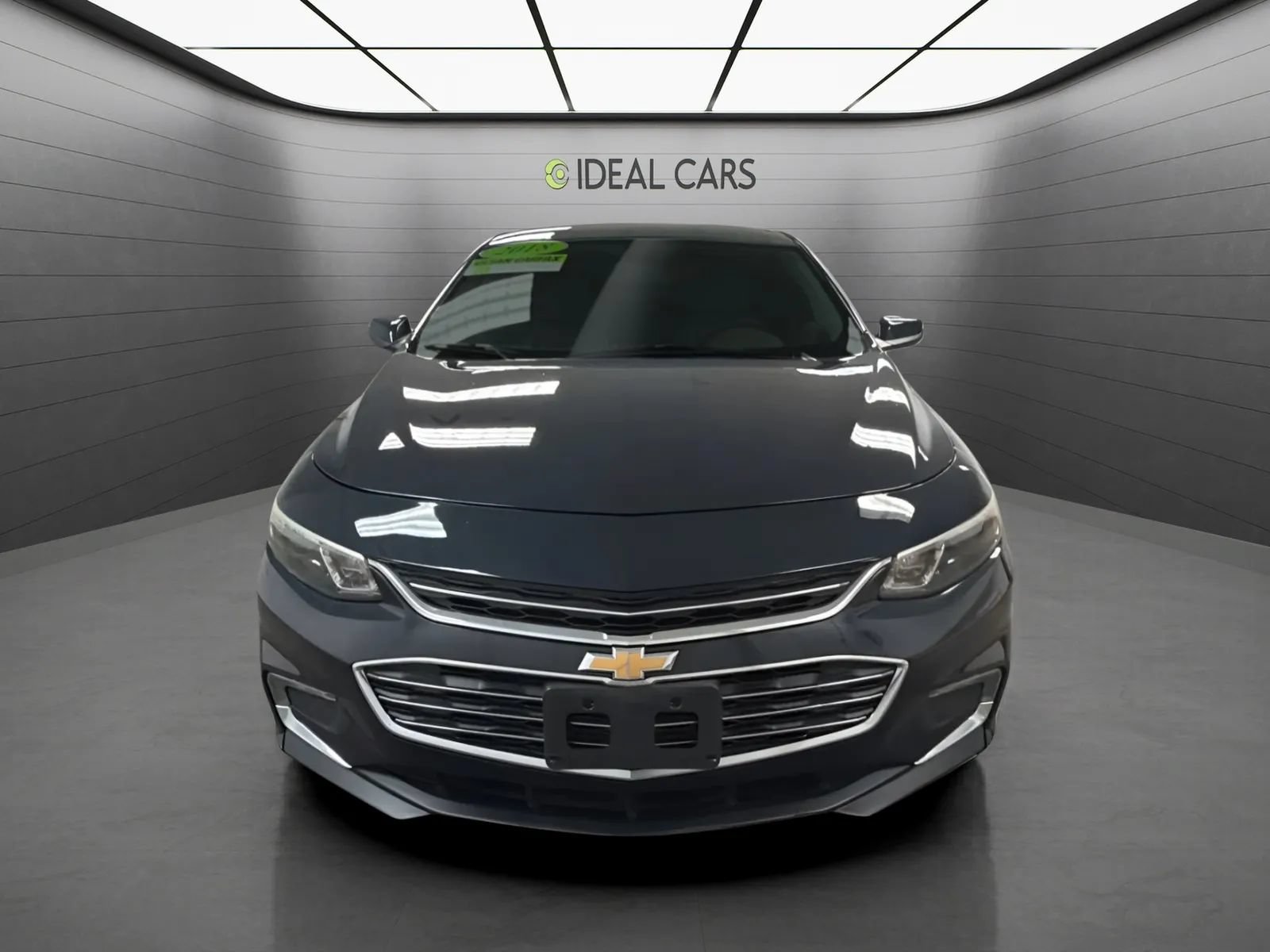 Used 2018 Chevrolet Malibu LT FWD image 2