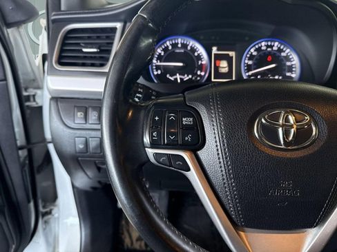 Used 2017 Toyota Highlander XLE image 15