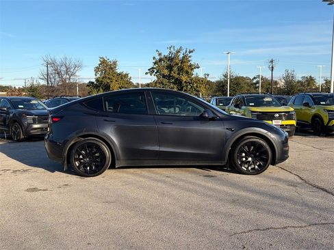 Used 2024 Tesla Model Y Long Range image 4