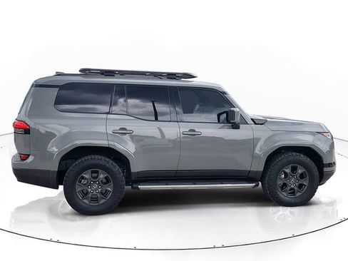 Used 2024 Lexus GX 550 w/ Accessory Package (31) AWD/4WD image 4