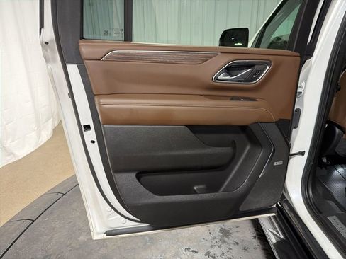 Used 2021 Chevrolet Suburban High Country image 17