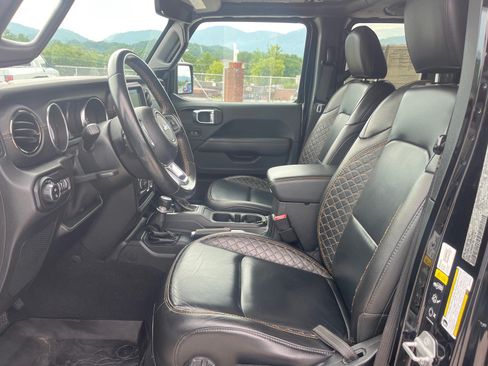 Used 2021 Jeep Gladiator Overland AWD/4WD image 18