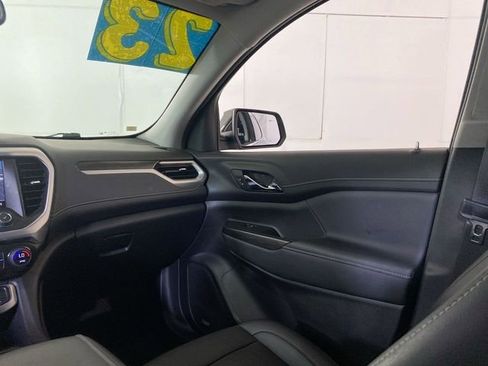 Used 2023 GMC Acadia SLT w/ Preferred Package image 11