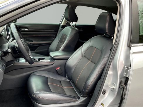 Used 2019 Nissan Altima 2.5 SR w/ SR Premium Package image 22