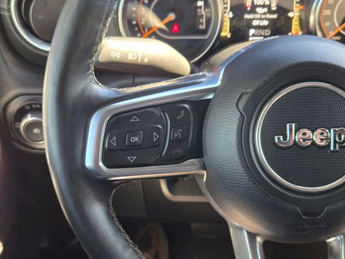 Used 2020 Jeep Wrangler Unlimited Sahara image 21