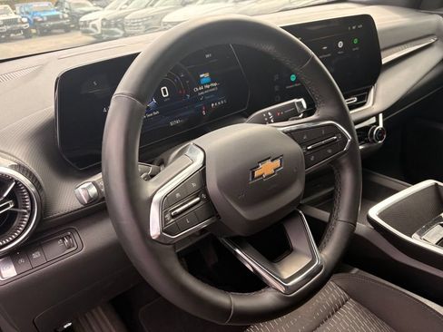 Used 2025 Chevrolet Equinox LT w/ Safety and Technology Package FWD image 10