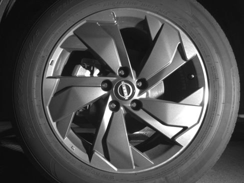 Used 2025 Nissan Rogue SV FWD image 15