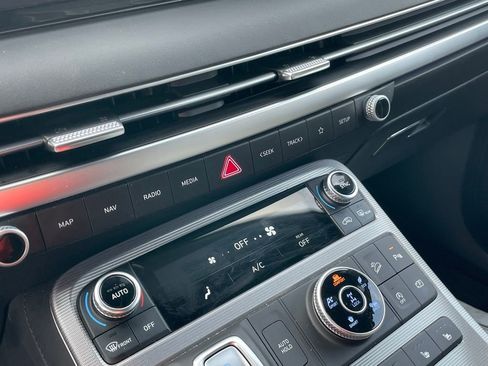 Used 2023 Hyundai Palisade Calligraphy image 17