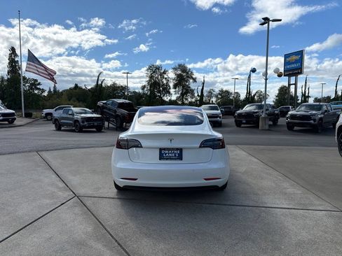 Used 2018 Tesla Model 3 Long Range RWD image 5