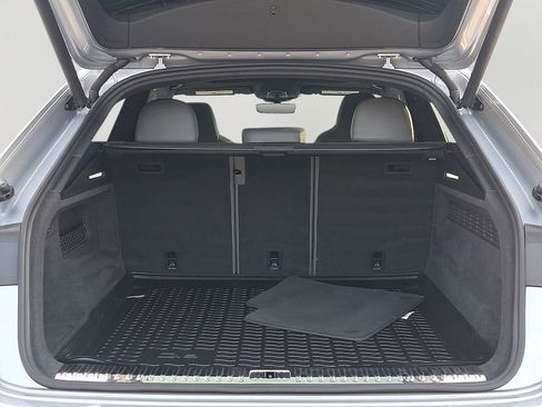 Used 2021 Audi SQ8 Prestige w/ Prestige Package image 28