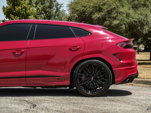 Used 2025 Lamborghini Urus SE AWD/4WD image 10