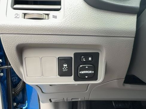 Used 2009 Toyota Corolla LE FWD image 11