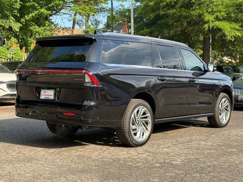 Used 2025 Lincoln Navigator L Reserve AWD/4WD image 7