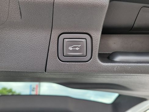 Used 2023 GMC Acadia Denali AWD/4WD image 11