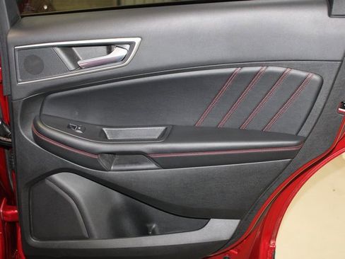 Used 2022 Ford Edge ST-Line image 24