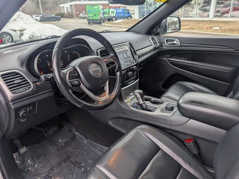 Used 2019 Jeep Grand Cherokee Limited image 18